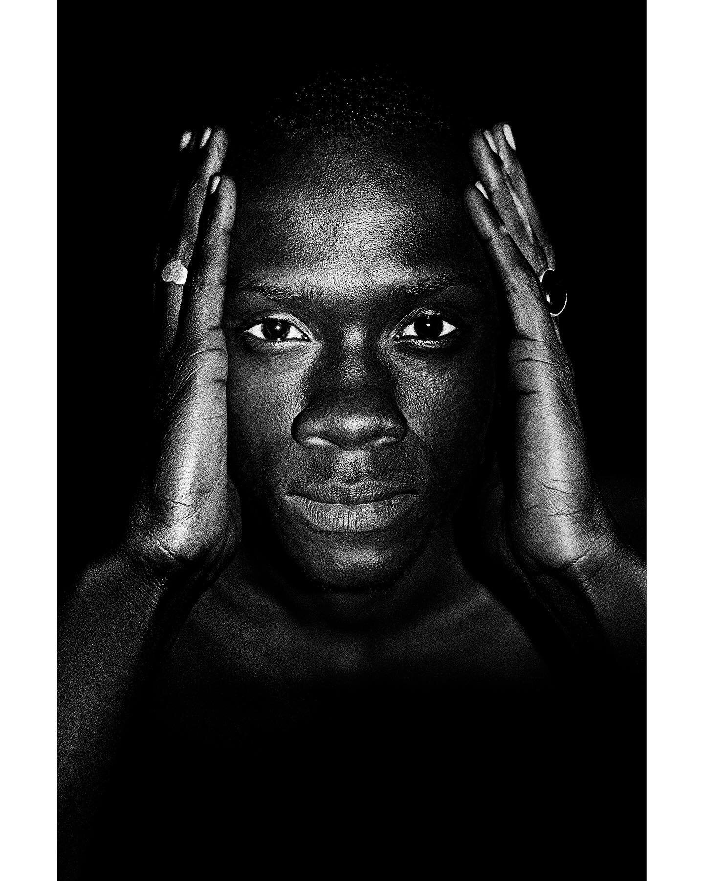 Kader, Dakar
From my Book NUYU
Pigmentprint on Hahnem&uuml;hle Photo Rag Baryta, 67x100 cm

#saschakraus 
#PhotoBook
#dakar
#senegal

#bffde #derbff #fineartphotography
#filmphotography #filmisnotdead 
#blackandwhite #filmphotography
#istillshootfilm