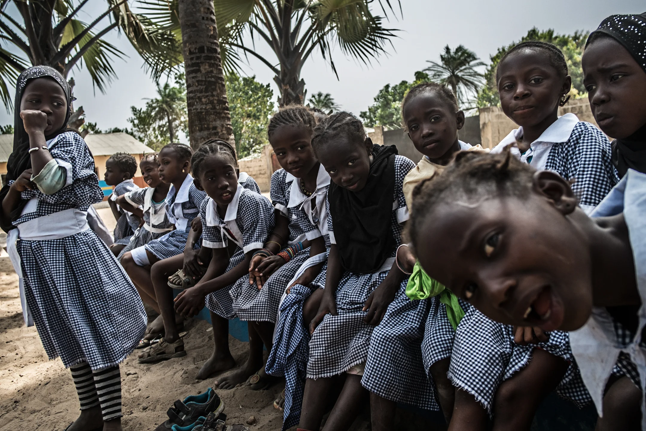 Abdou´s class, level 3 in the sandy school yard. In 2006, with the help of sponsors in Gotland, the local pre-school was founded by Amadou Fadera to start educating children for free at a young age. Amadou is a Gambian man from Freetown currently living in Sweden.