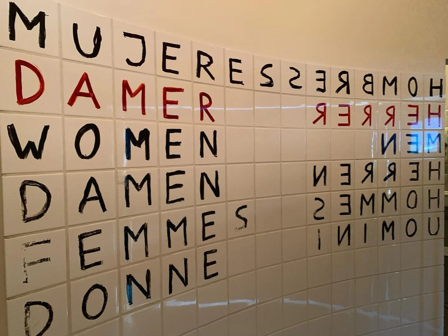 How about just writing on the wall? We just found this all over Copenhagen and we love it! It’s simple, easy and the signage can be applied on tiles, glass and just pretty much on every surface. All you need is color and a nice handwriting. #ha