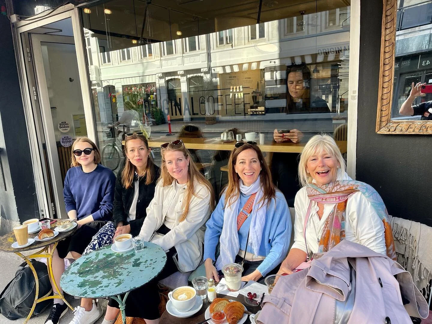 Happy weekend everyone! Women power in Copenhagen @3daysofdesign  #hagedorninteriorarchitecture #hagedorninterior #architectontour #copenhagen #design #designweek #exploringcopenhagen #havingfun
