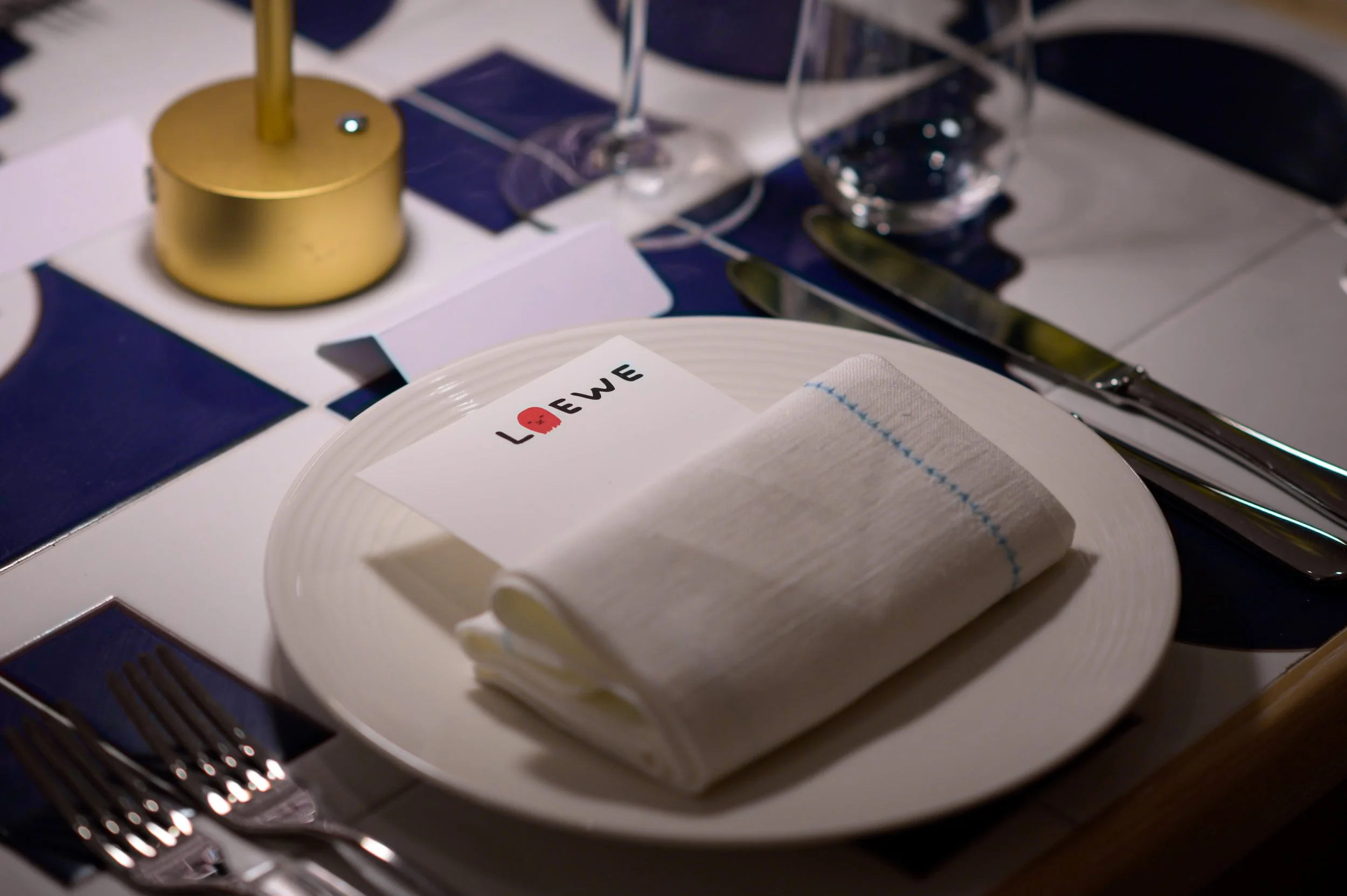 loewe-30.JPG