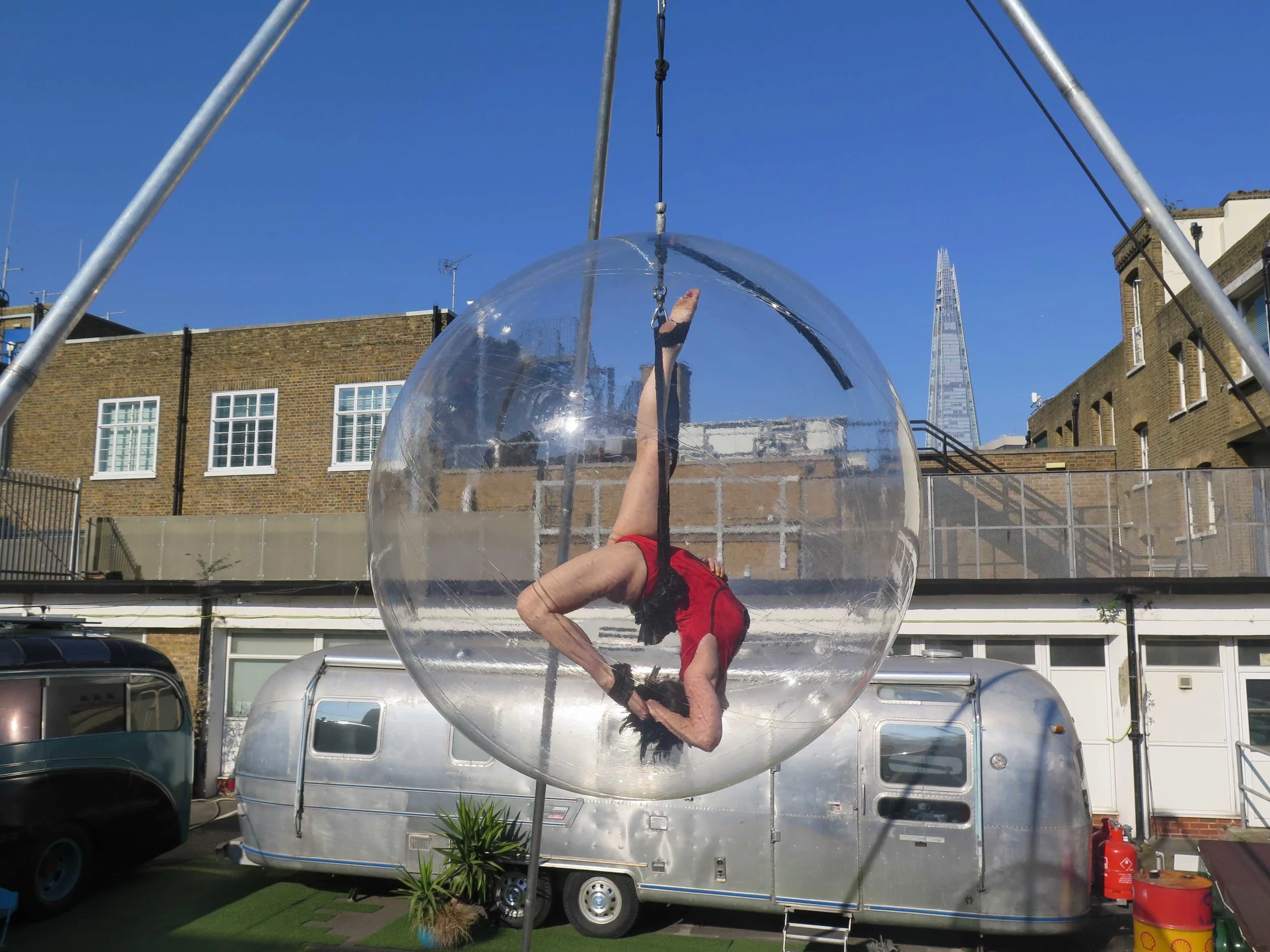 Pyramid_Bubble_Red_02.jpg