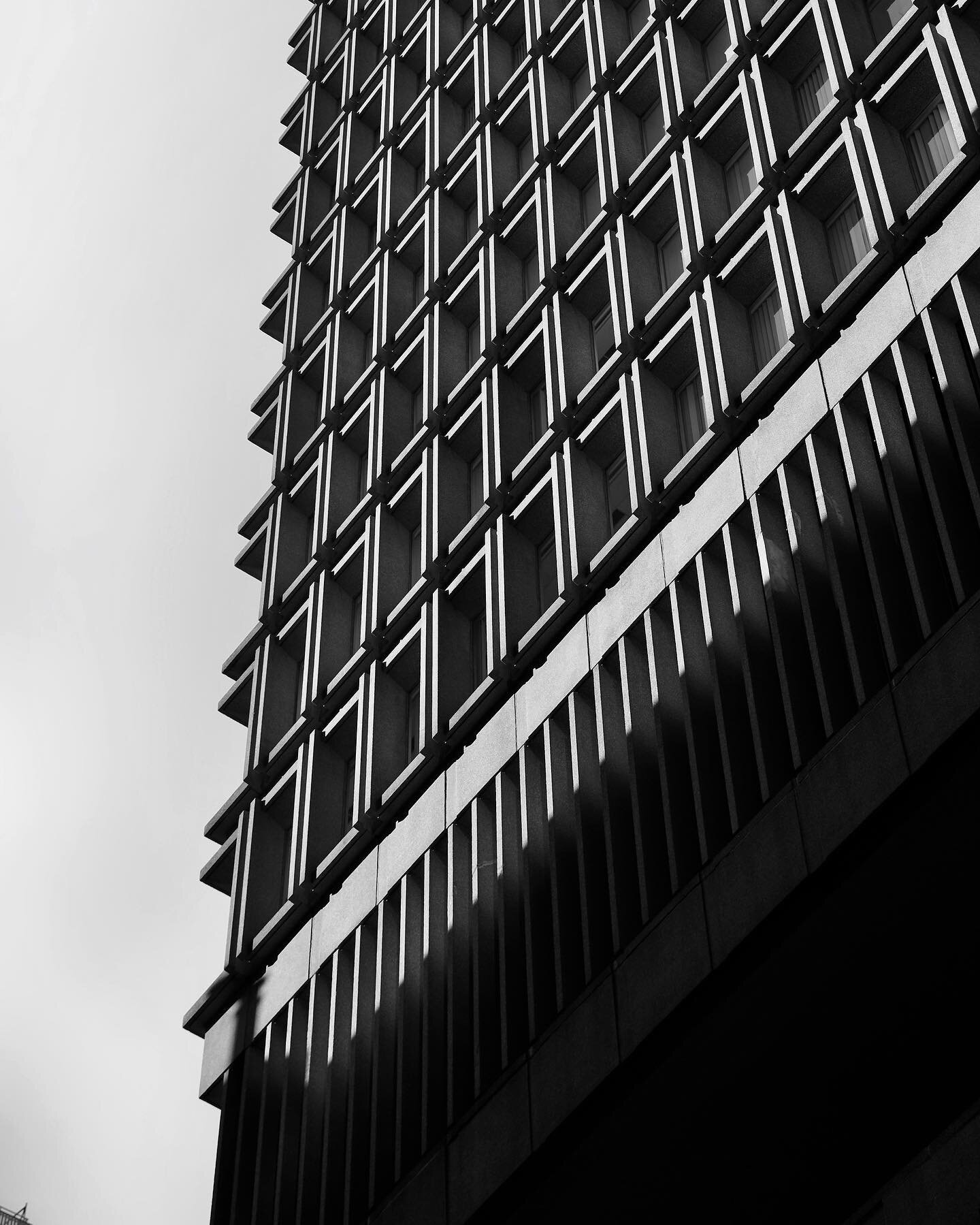 Franklin Fenestration  #225franklin #fenestration #alwayslookingup #fastahlassociates #frederickstah #brutalskin #boston_igers