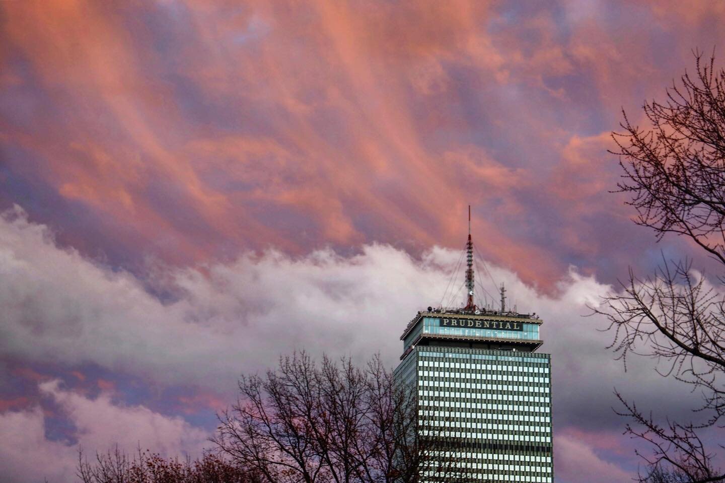 Sky Situation  @pruboston #crazycloudage #purplehaze #alwayslookingup #fenway #prudentialcenter #boston #boston_igers