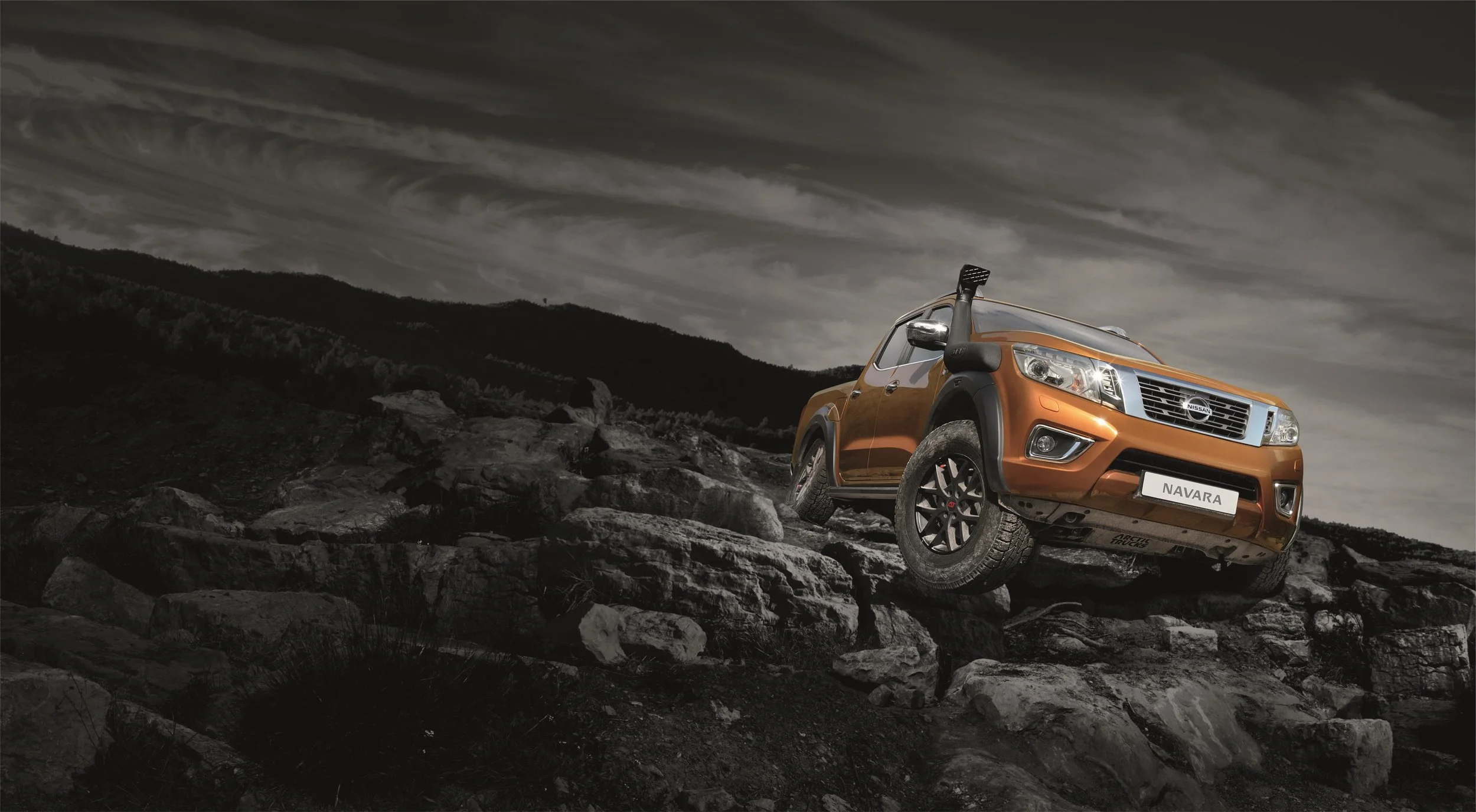 18TDIEULHD_NAVARA-SV_LEAFLET_001.jpg