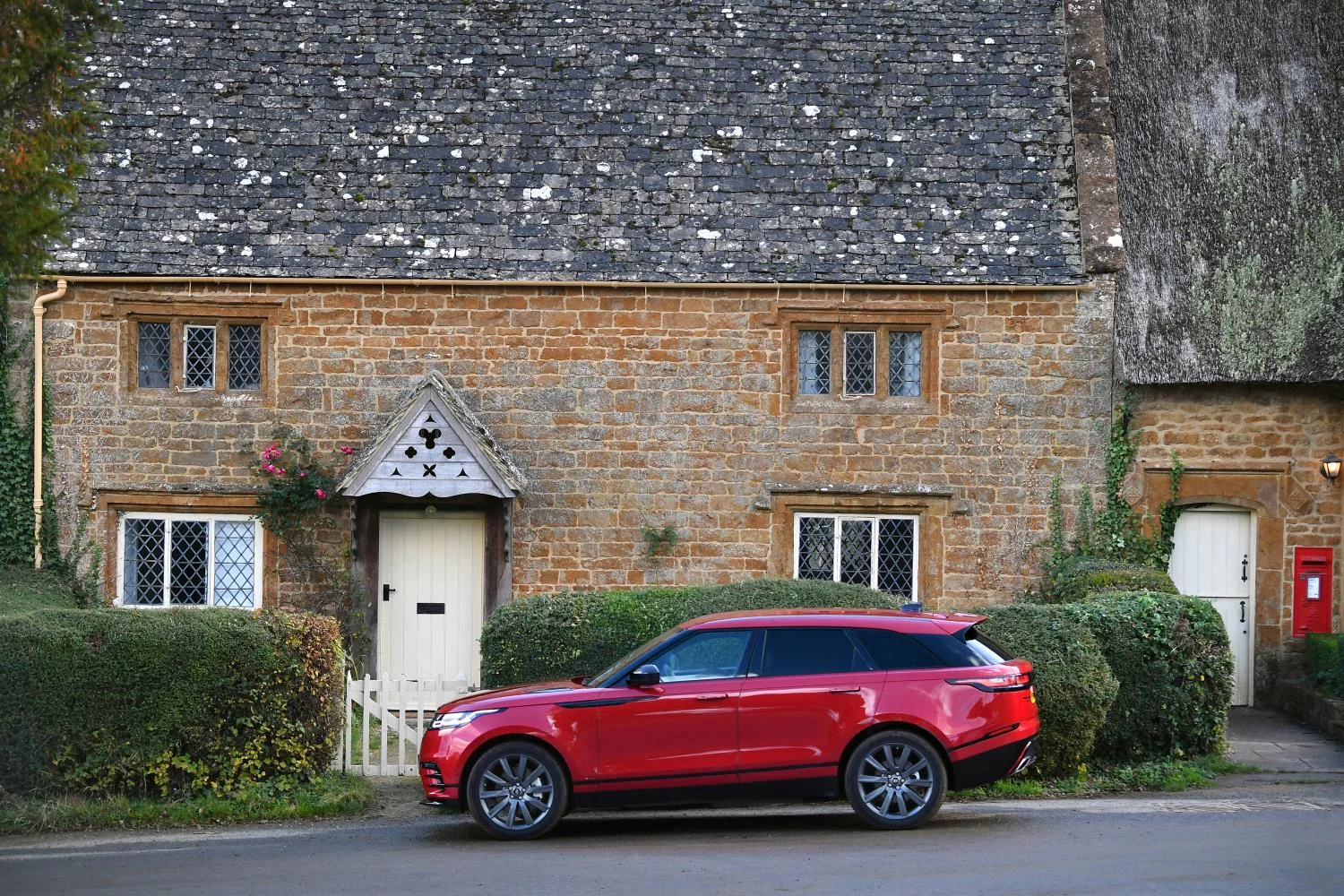 LR_Velar_D300_18MY_101117_042.jpg