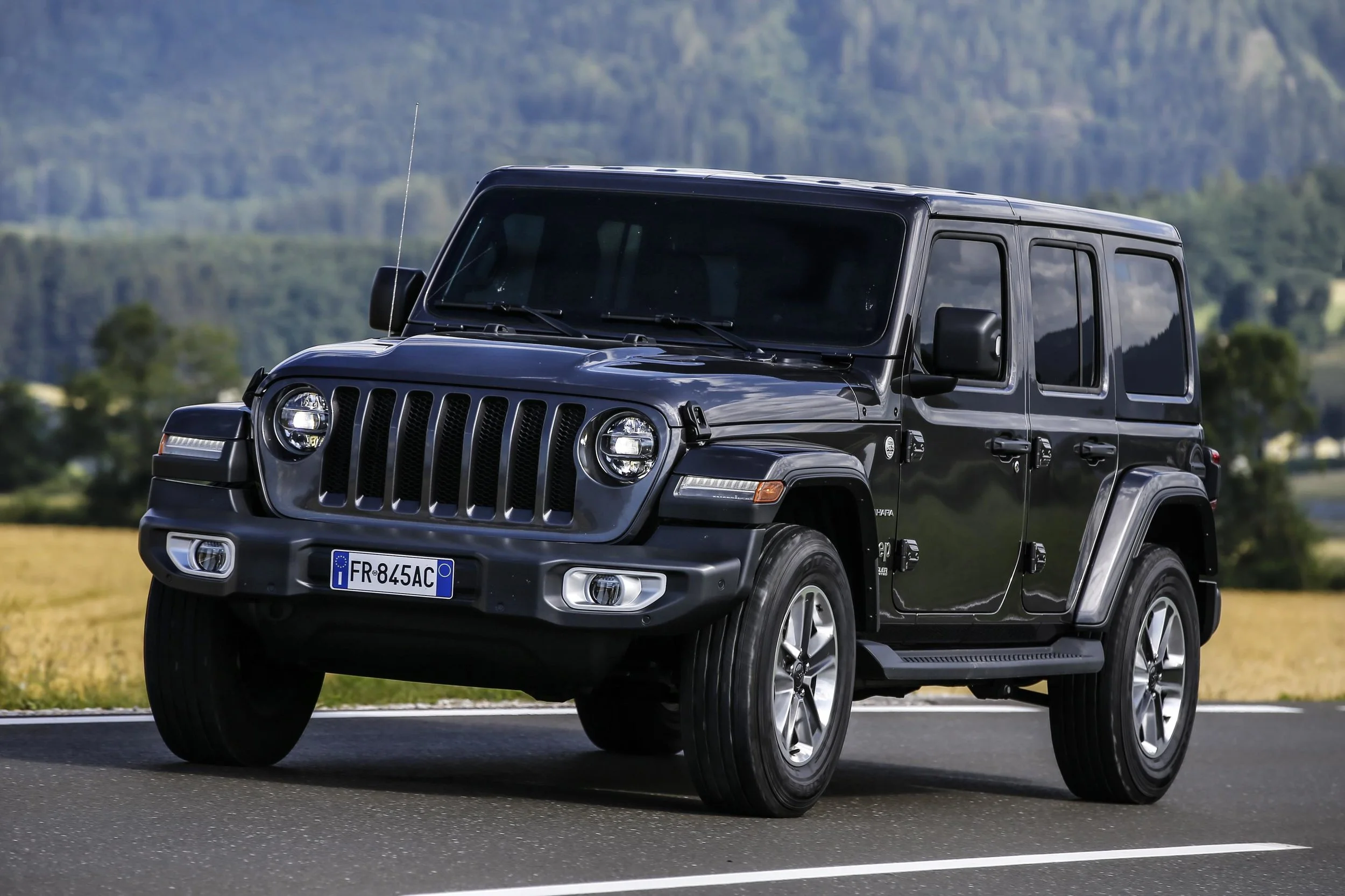 180703_Jeep_Sahara_5.jpg