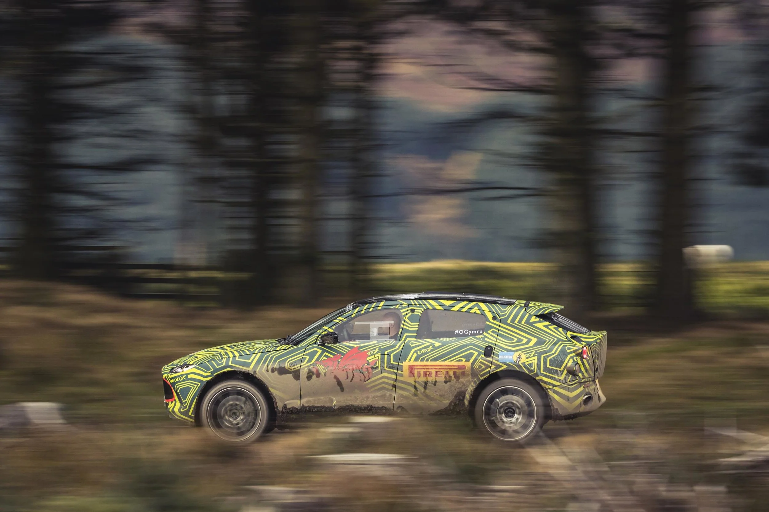 Aston Martin DBX_Prototype_07.jpg