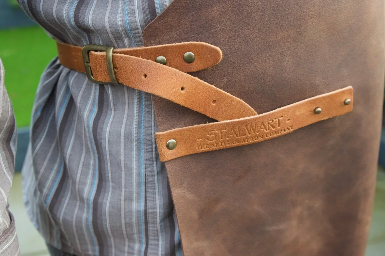 side detail and towel holder on a Stalwart Craft Classic Leather Apron