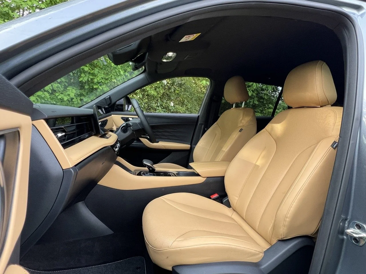 2025 MG HS PHEV Front Seats