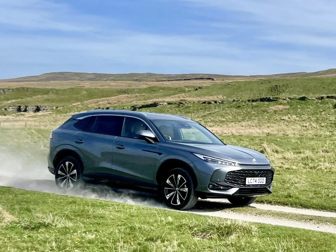 2025 MG HS PHEV Dirt Road