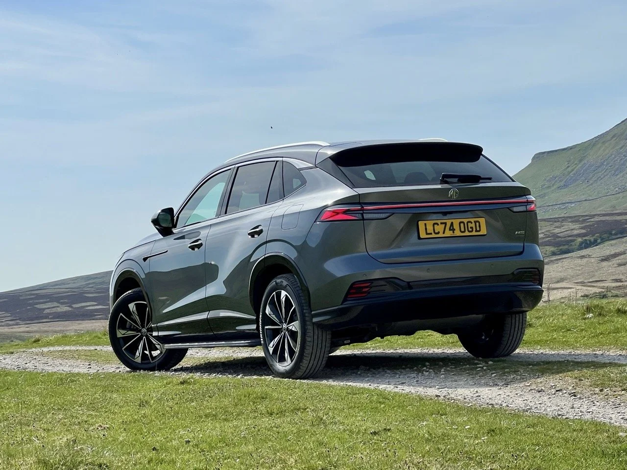 2025 MG HS PHEV Dirt Road