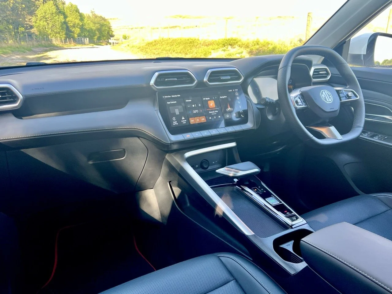 2025 MG ZS Hybrid+ Dash Layout