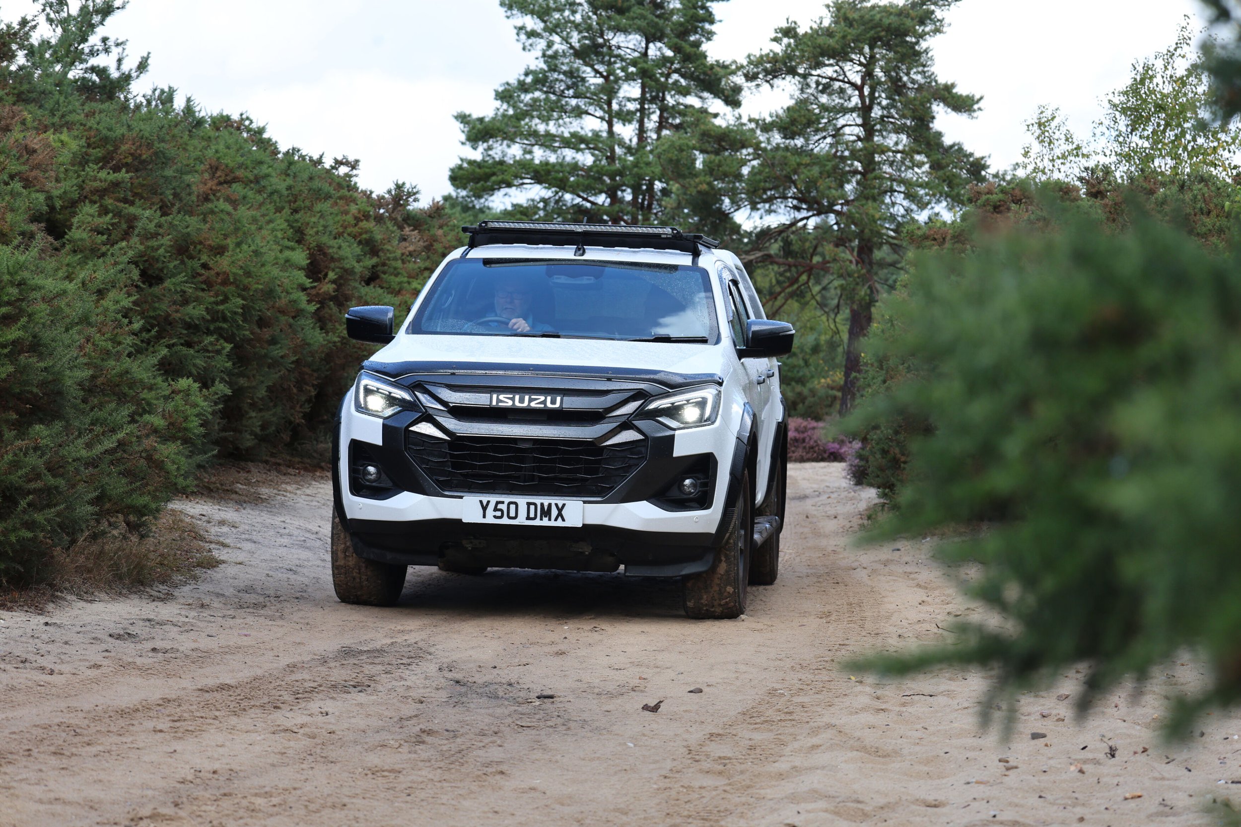 Isuzu D-Max green-laning