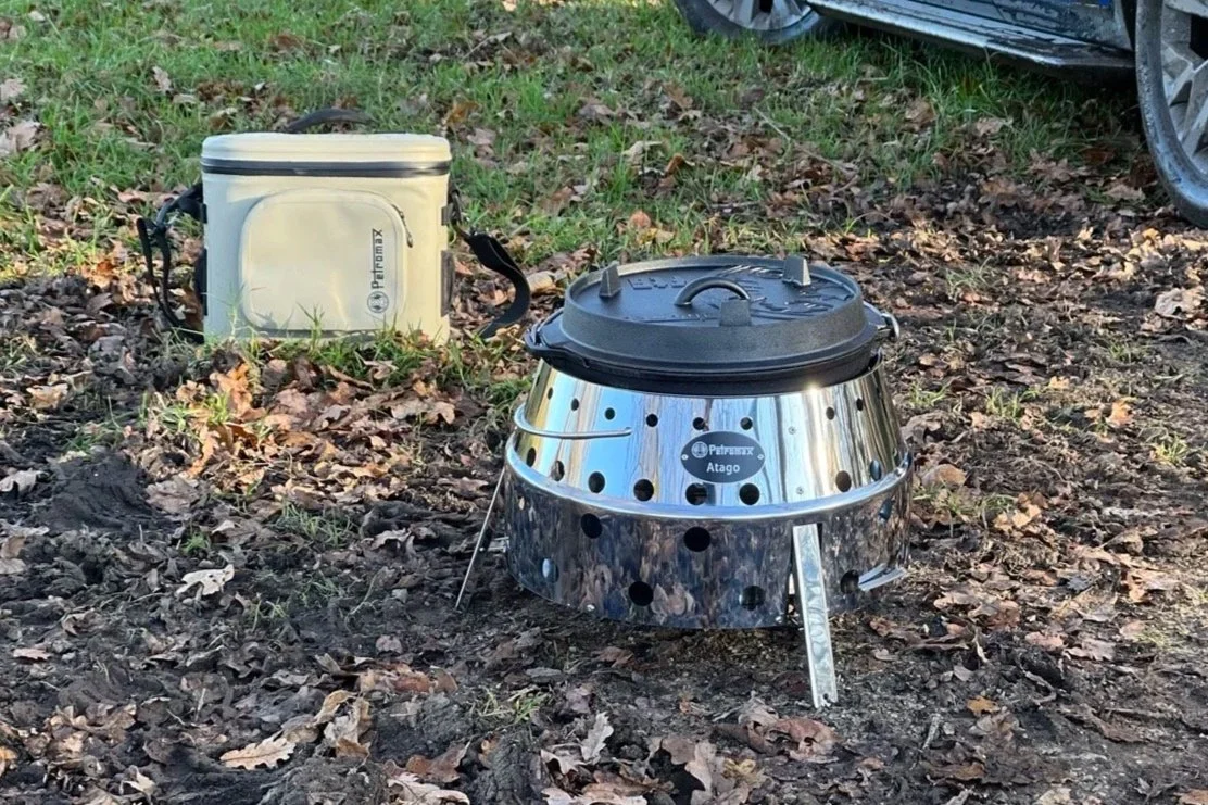 The Petromax Atago with the Petromax ft6 Dutch Oven on