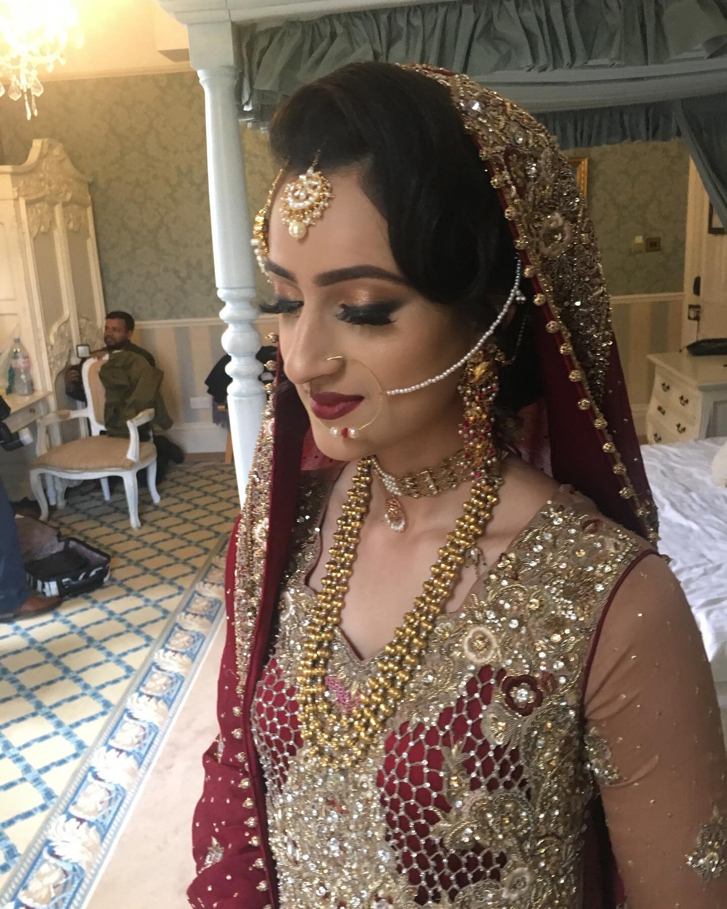 Traditional bridal looks are my favourite 

#brides #bridalmakeup #makeuptutorial #weddings #asianwedding