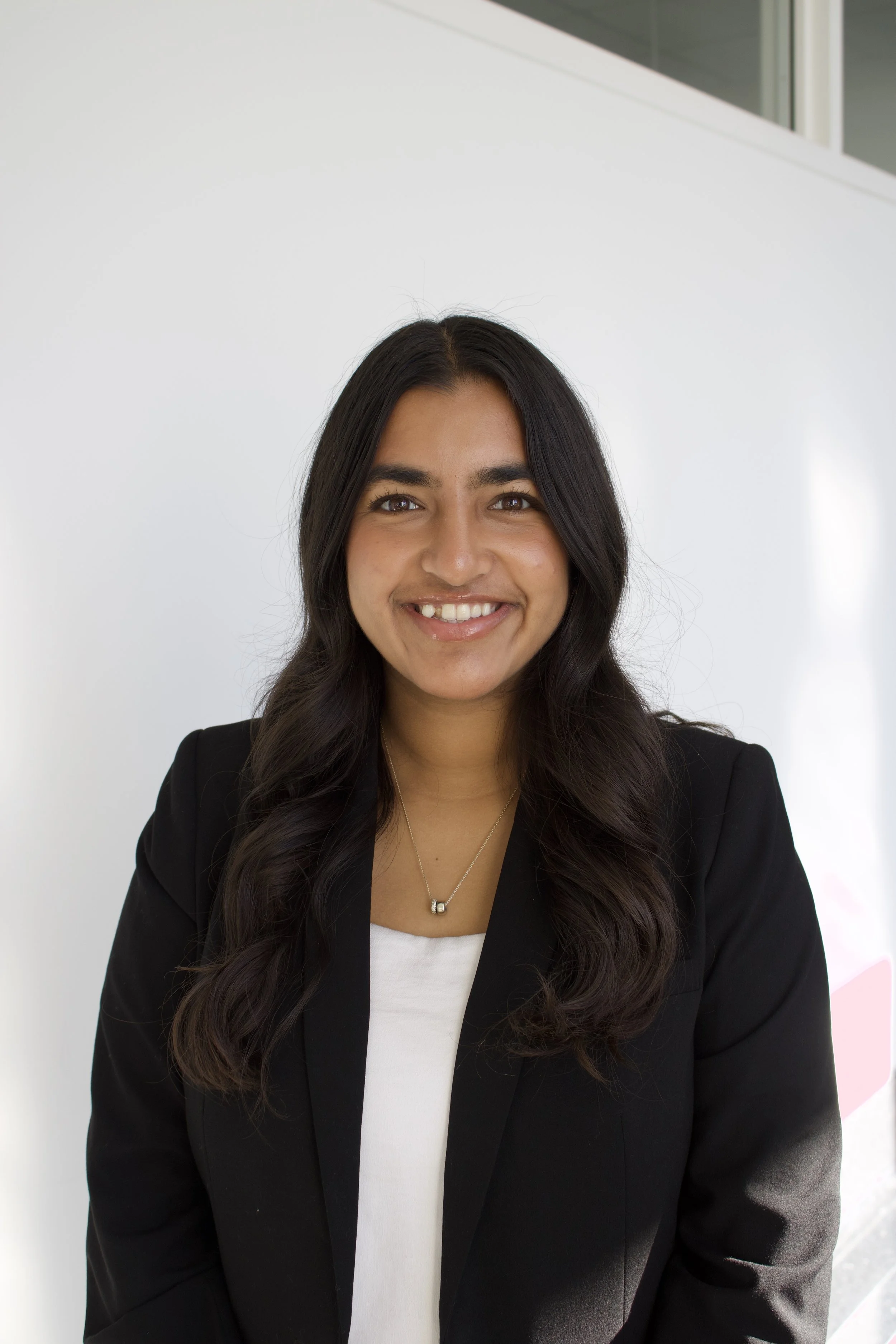 SHREYA WUNNAVA, ASSOCIATE