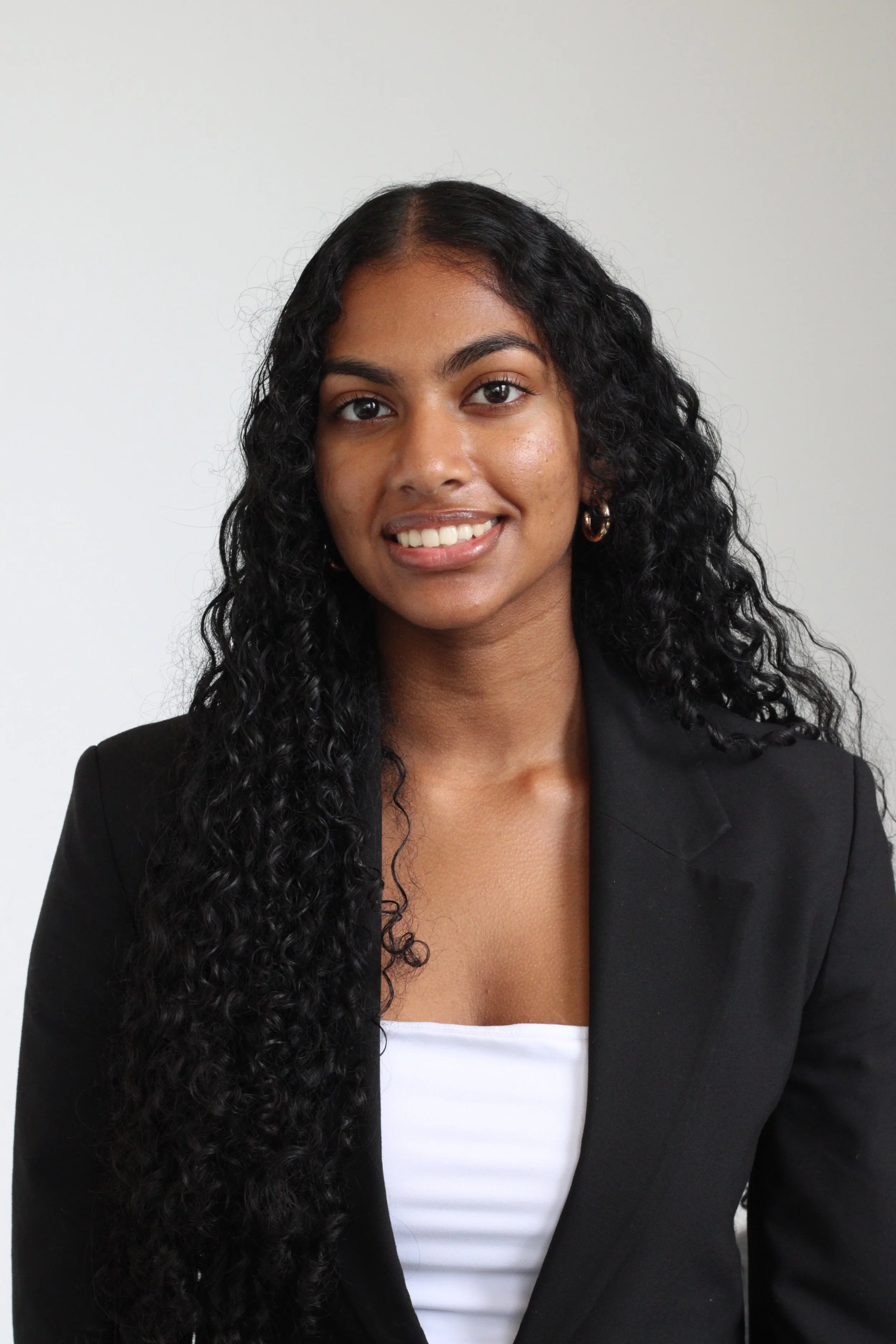 EESHA BAYANA, ASSOCIATE