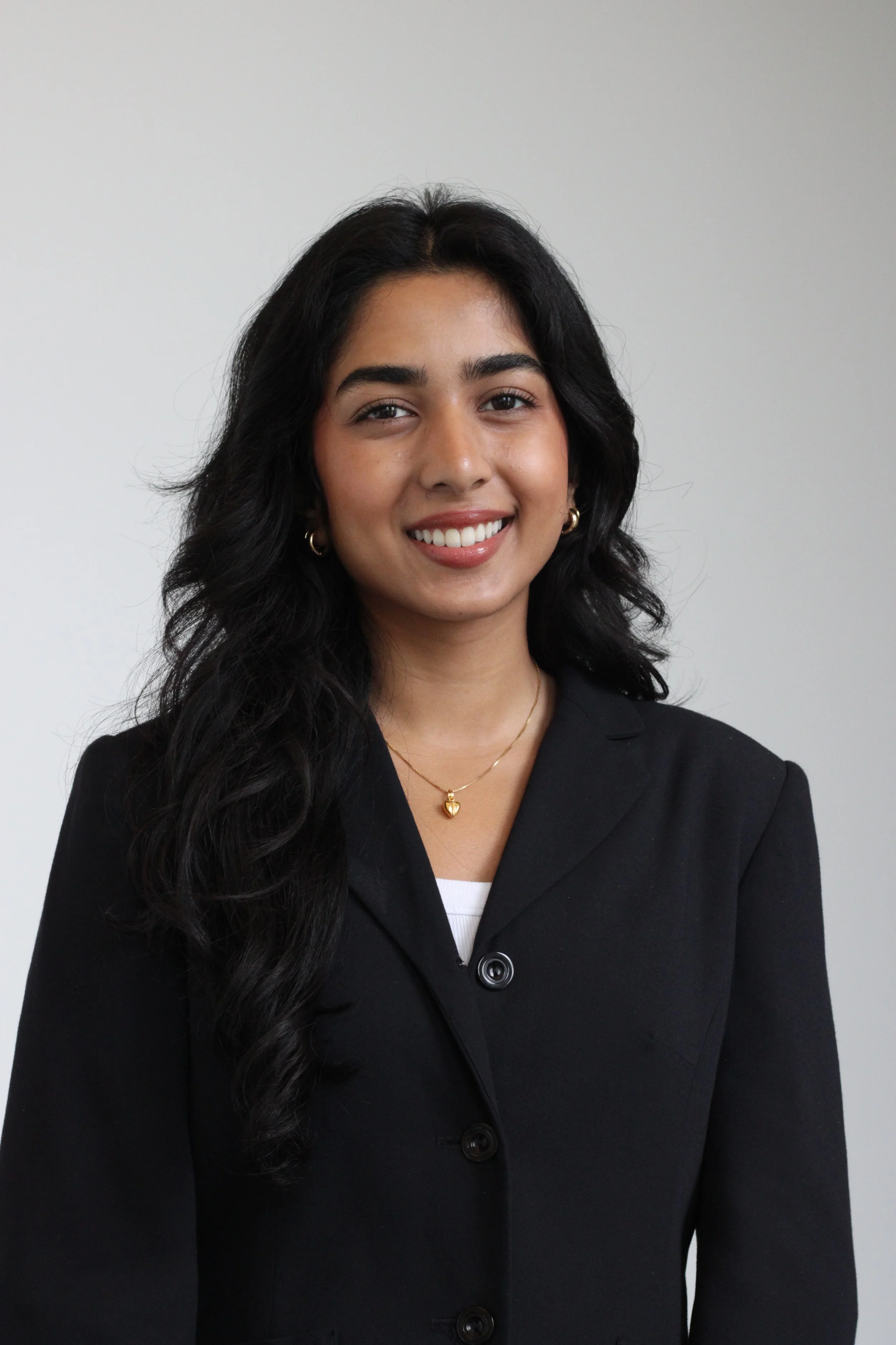 MAHIKA REDLA, ASSOCIATE