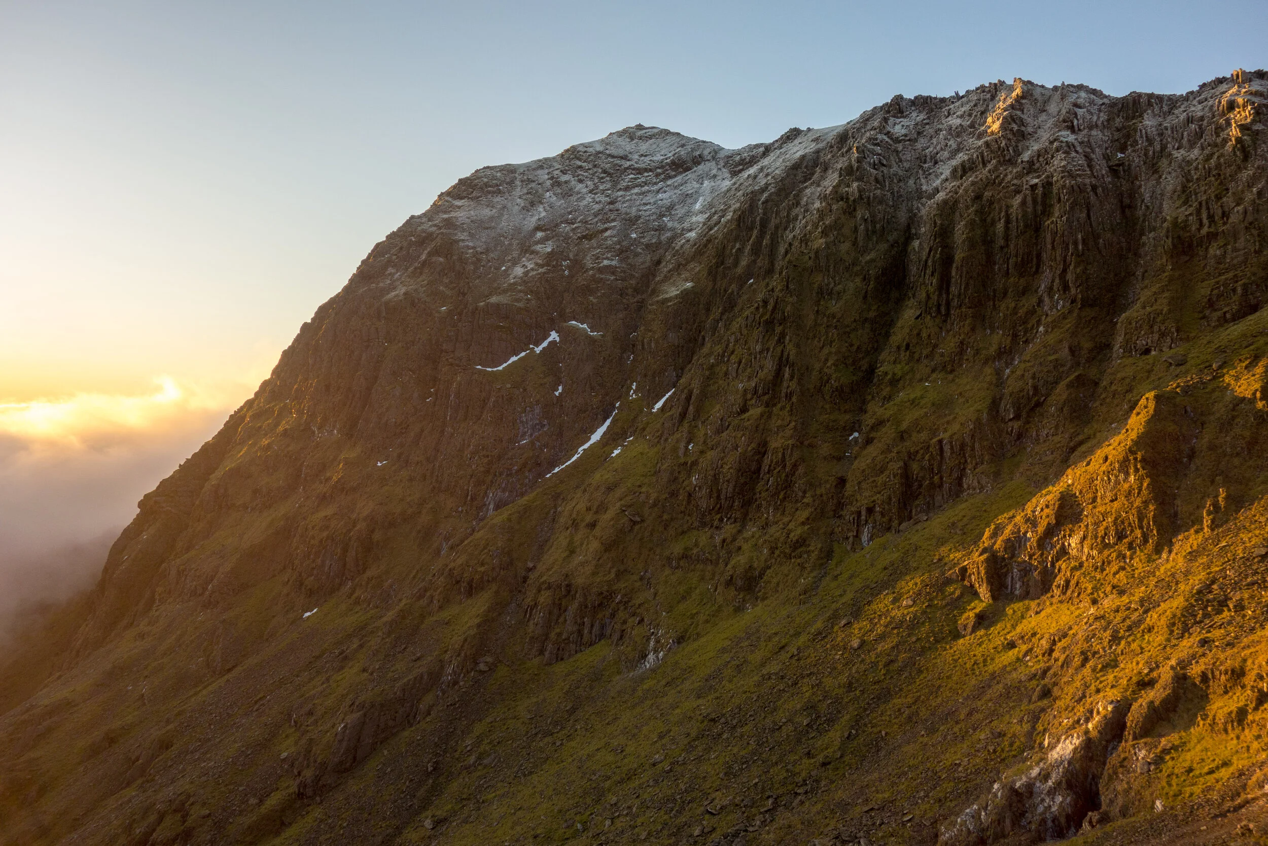 Solo Adventure Winter Sunrise At The Top Of Snowdon Sarah Tingey