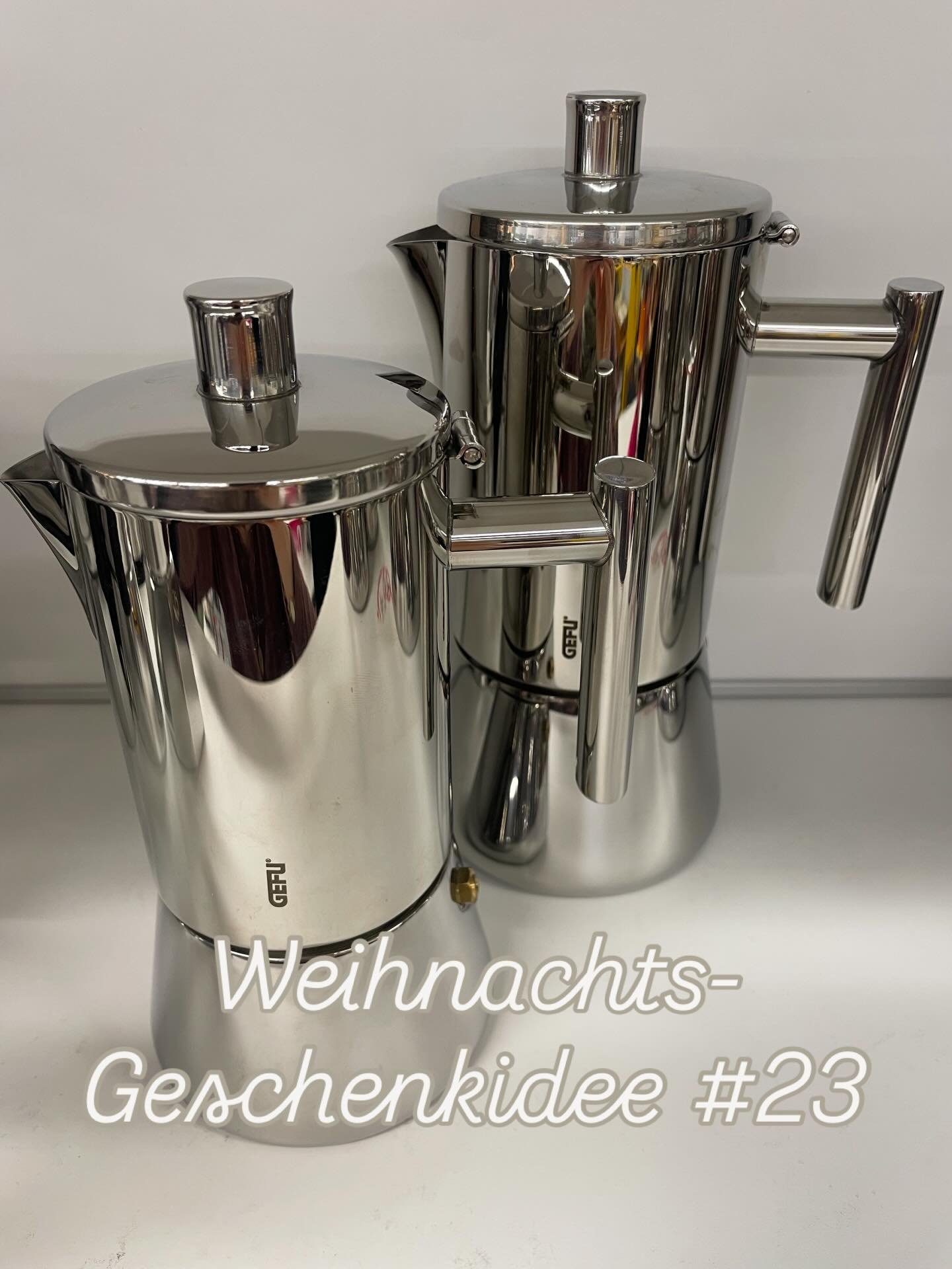 Geschenkidee Nr. 23 

Schenke Momente voller Aroma und Ruhe. ☕️⭐️ Ein Edelstahl-Espressokocher, wie die #von @gefu verbindet traditionelles Kaffeekochen mit moderner Eleganz &ndash; perfekt f&uuml;r Kaffeeliebhaber und Genie&szlig;er! 

#geschenkidee