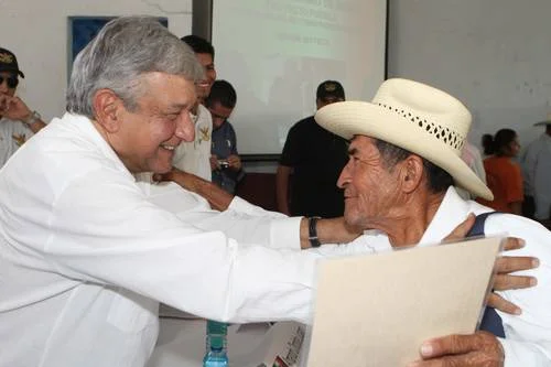 AMLO with Mexican farmer