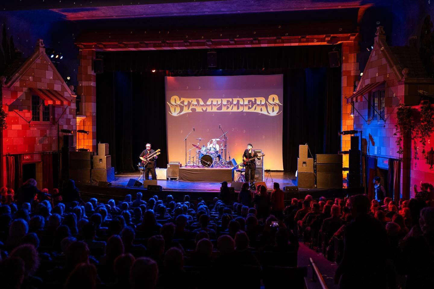 Tour is off to a fantastic start! Packed house last night in Owen Sound. We even had a few dancers! 💃 Thanks for joining us and honoring Ronnie King&rsquo;s legacy. Off to @firstontpac in St. Catherine&rsquo;s tonight!

Photos + Videos by @bradakinn