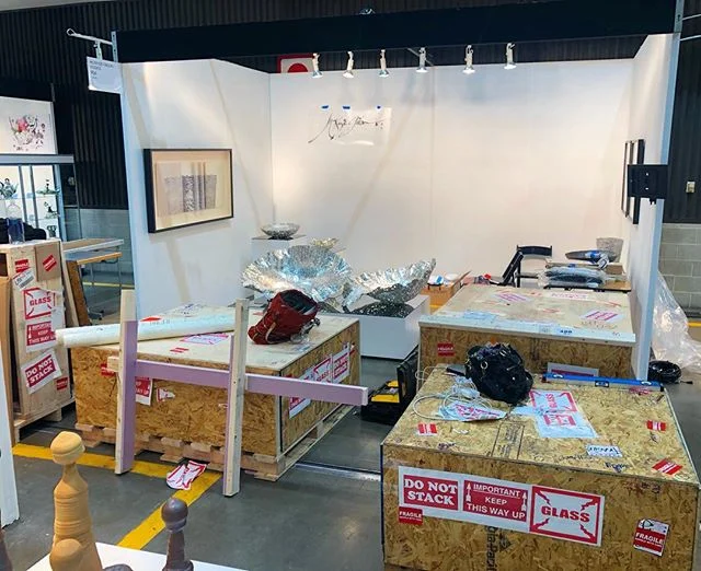 INSTALLATION DAY 2 Begins at the #LAartShow2019! Our last crate FINALLY arrived this morning with its extra precious  items: the NEW Gesture Wall Piece, debuting at the @LAartShow TONIGHT! .
Stay tuned to follow the progress of our Installation and t