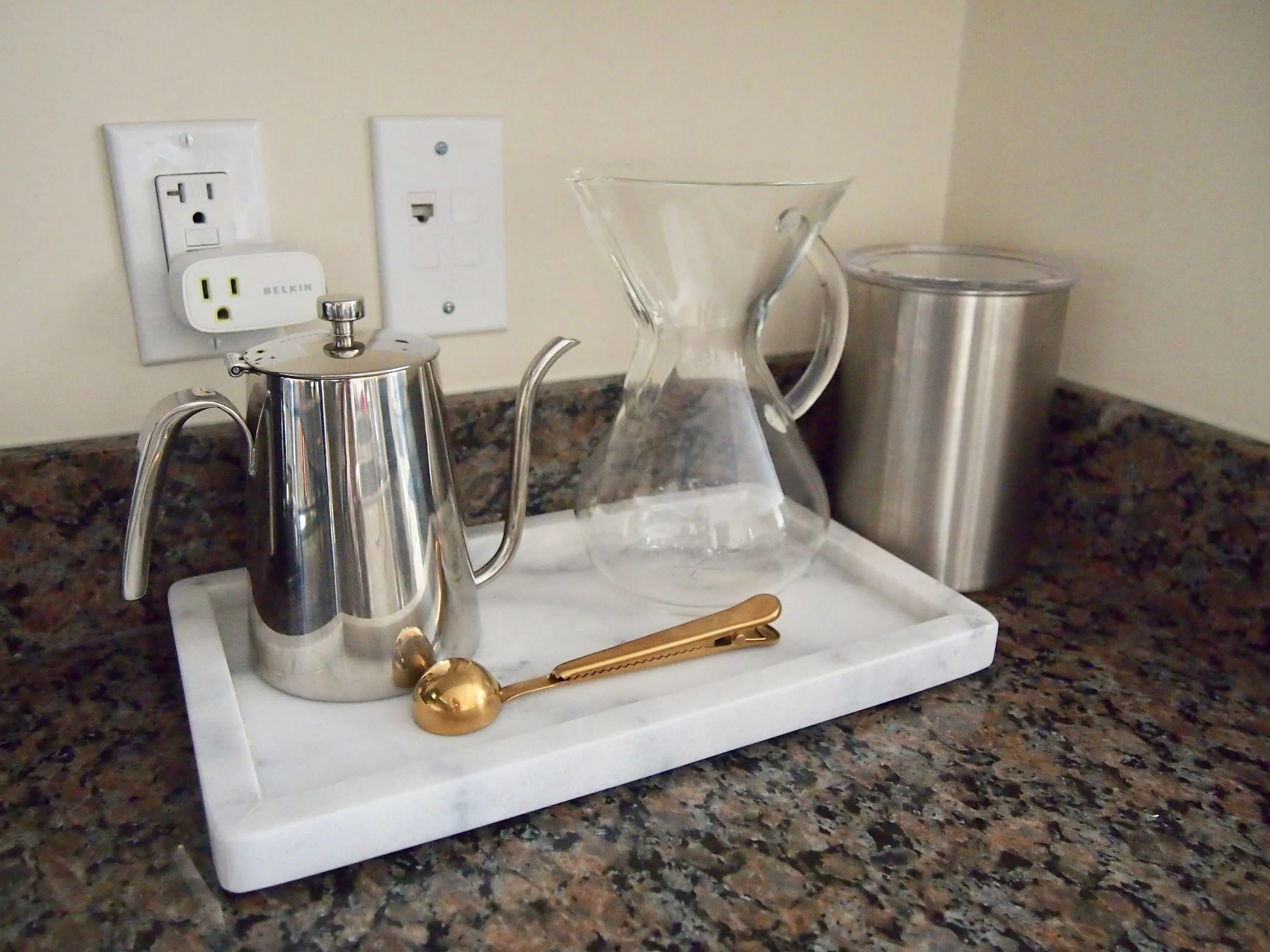 キッチン調味料 収納場所を変えてスッキリ見せる りすと私と暮らし