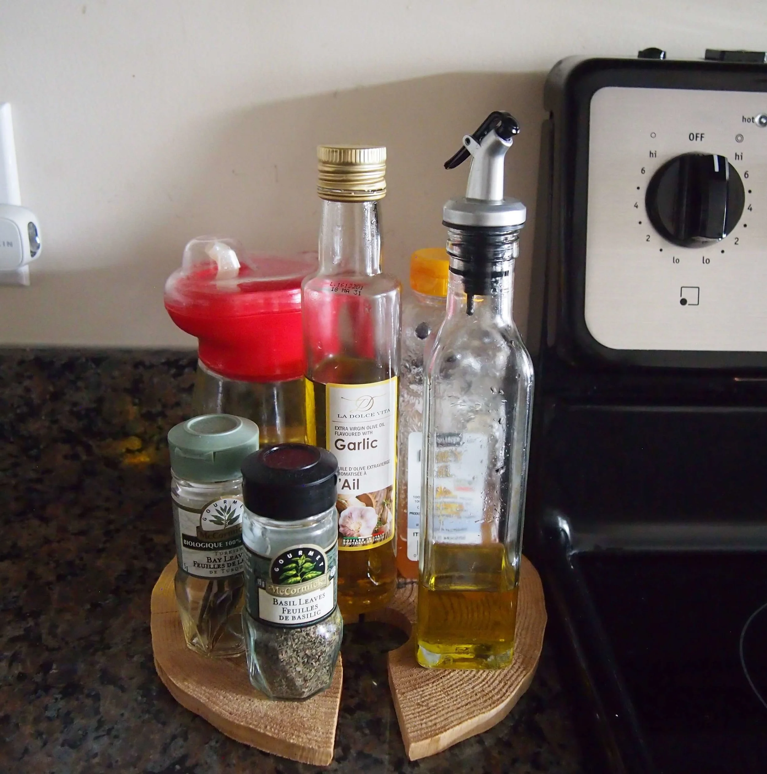 キッチン調味料 収納場所を変えてスッキリ見せる りすと私と暮らし