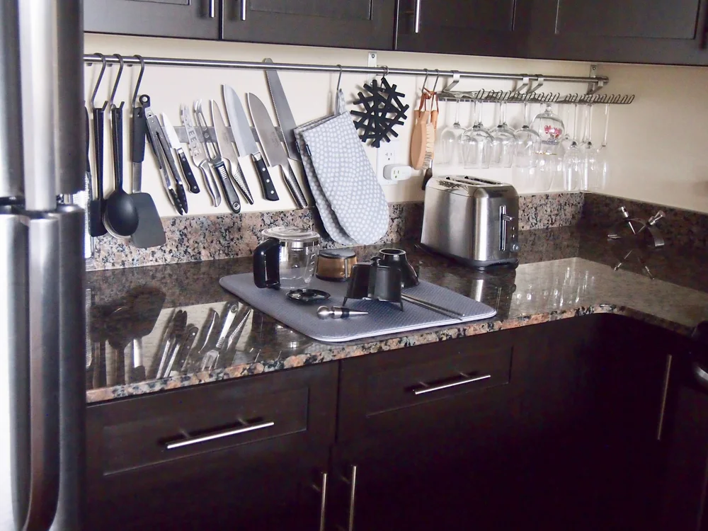 キッチンのモノトーン化が更に進む 水切りかごを使わない我が家 代わりに使うものとは りすと私と暮らし