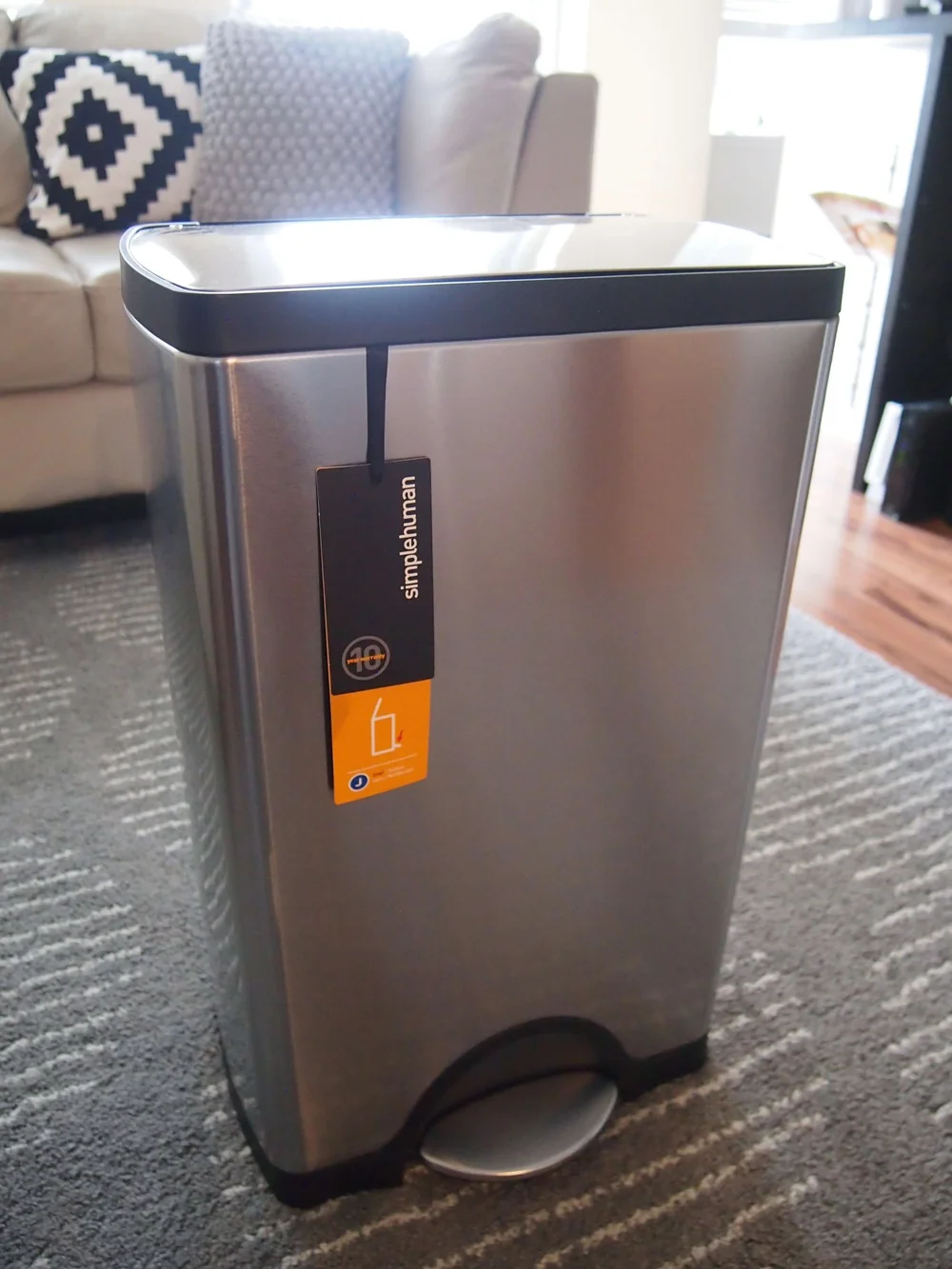 されどゴミ箱 我が家のキッチンゴミ箱事情で重視した４つのこと りすと私と暮らし