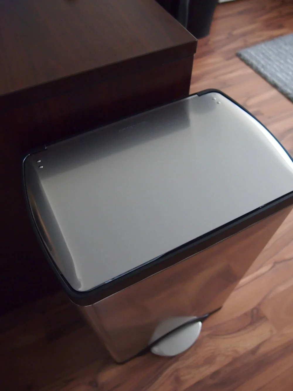 されどゴミ箱 我が家のキッチンゴミ箱事情で重視した４つのこと りすと私と暮らし