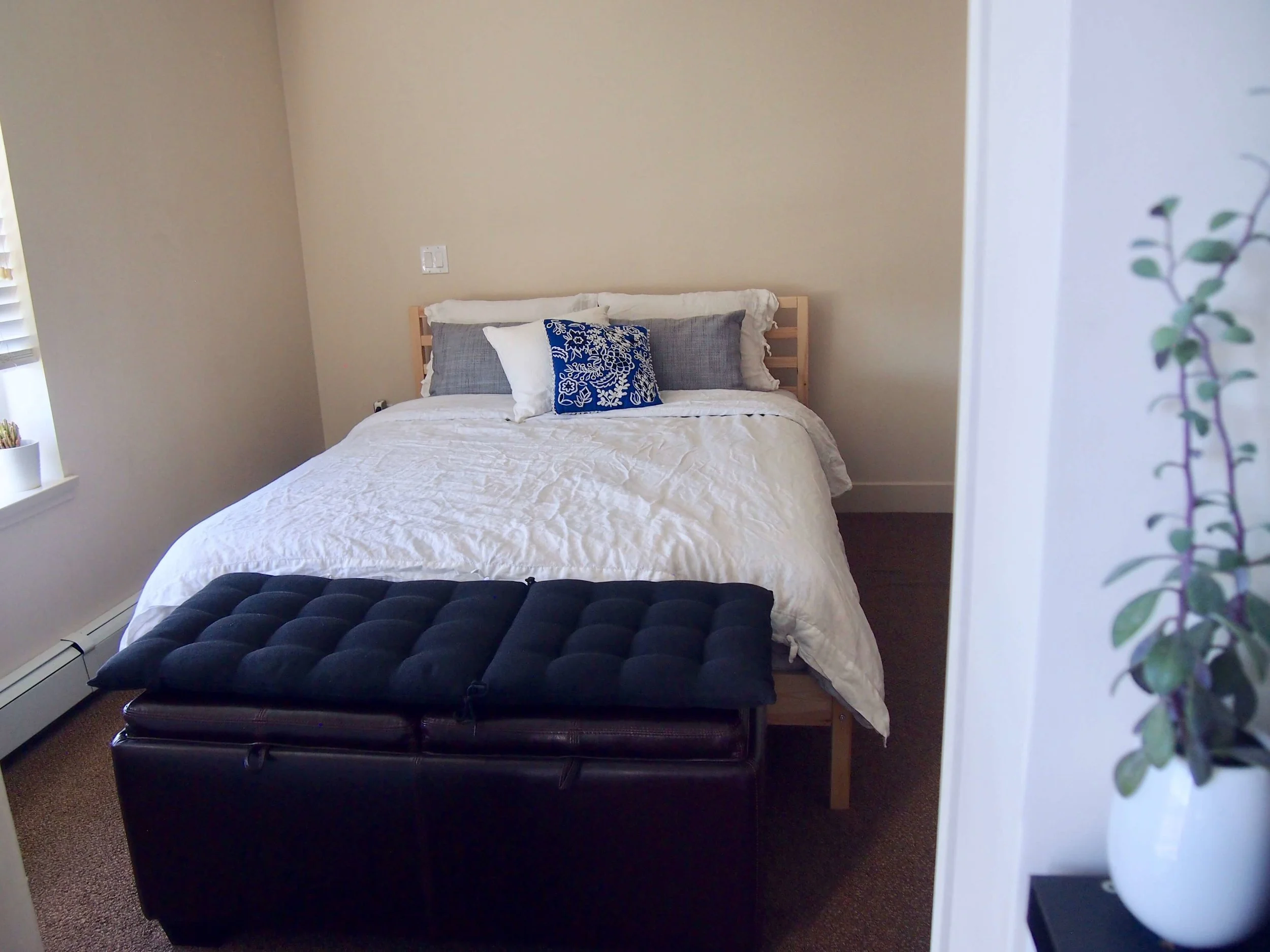 寝室インテリアの変化。替えて良かったモノと無くても意外と困らなかった大物