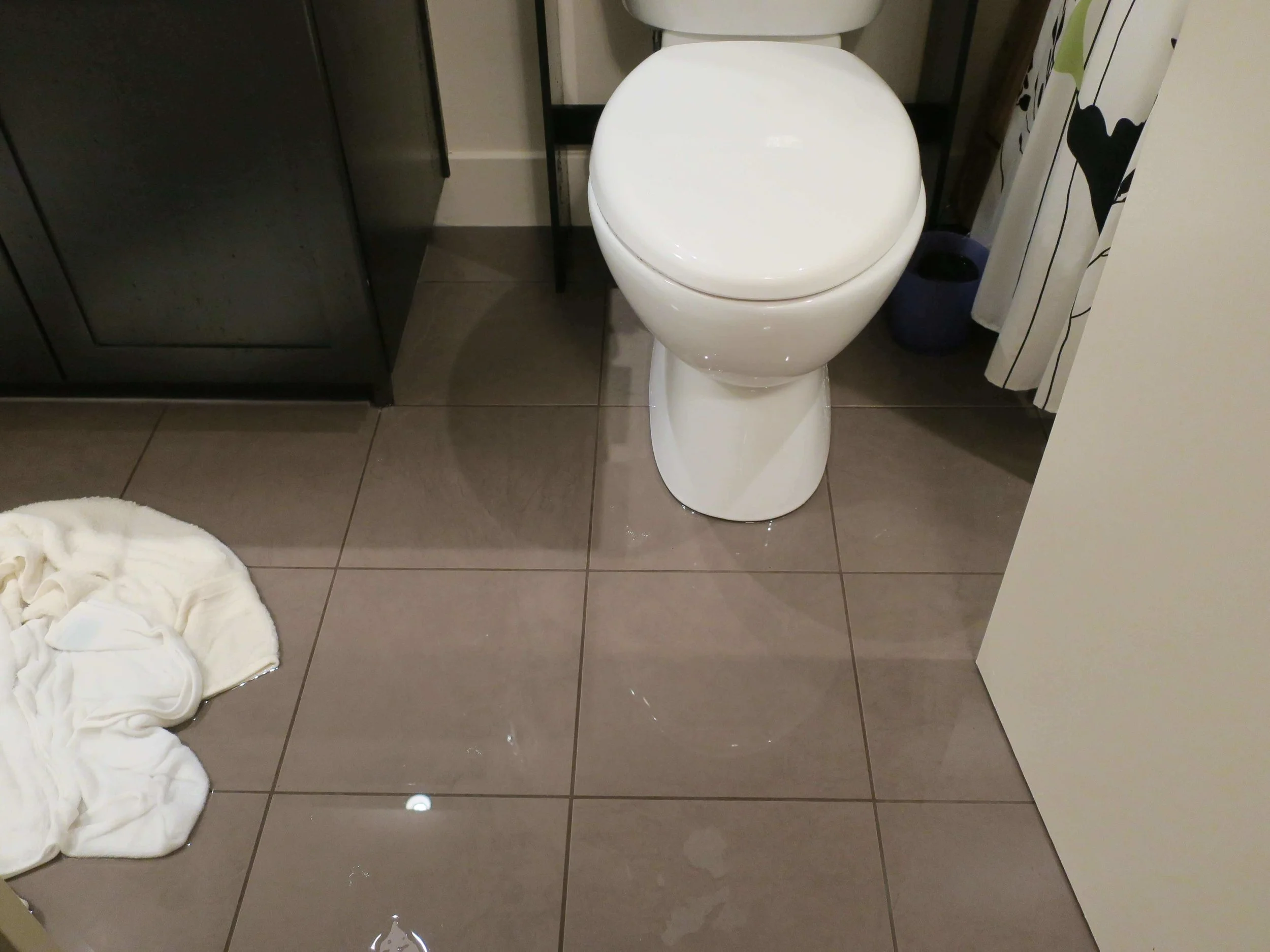 水道管破裂で過去最大の非常事態が発生！部屋が大洪水・・・Part1