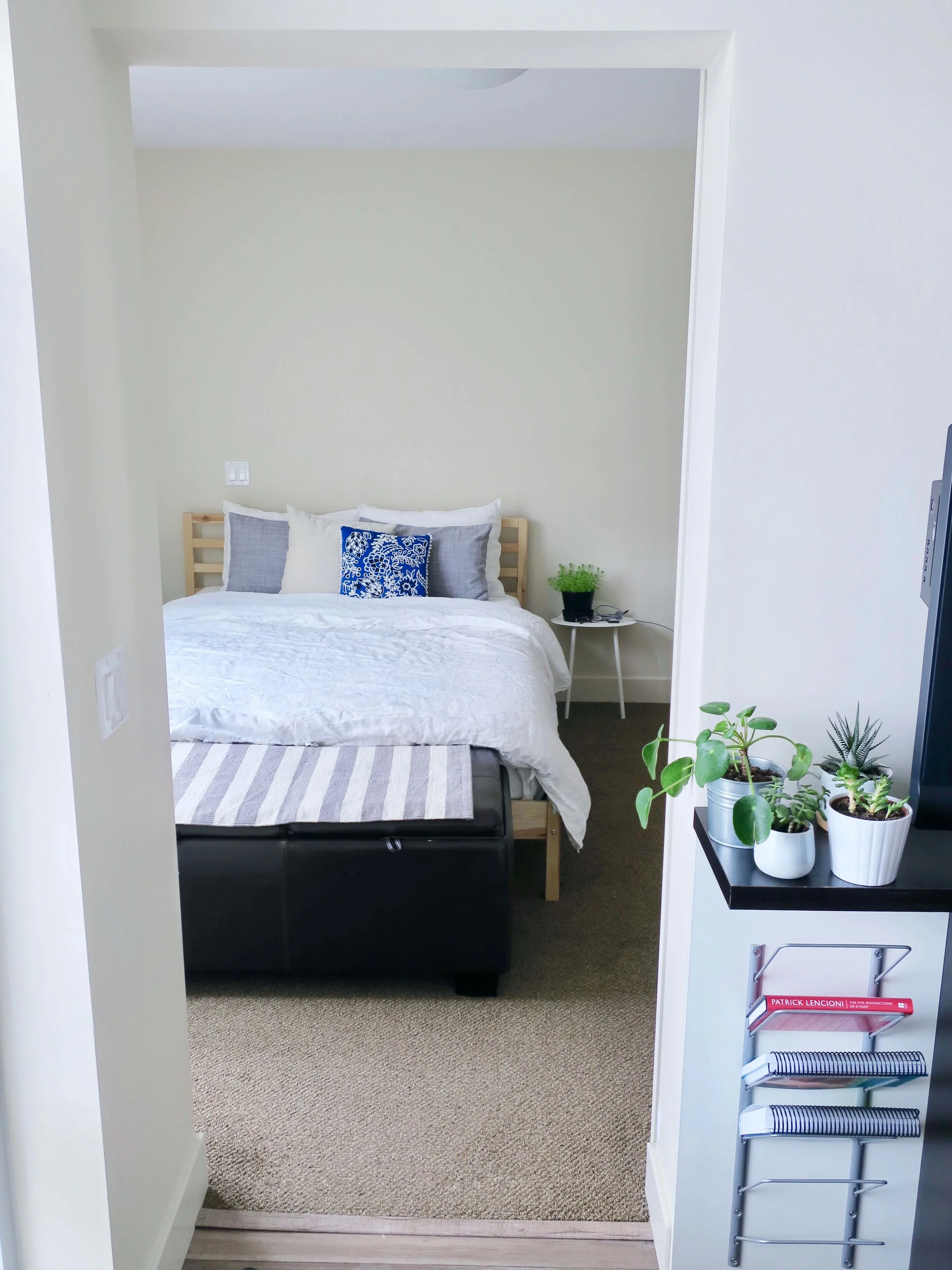 寝室を春夏仕様に！新しくなったキャスパーの枕やリネンシーツの使い心地は？