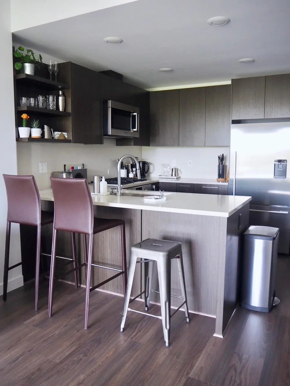 Web内覧会 オープンキッチンご紹介 キッチンカウンターでご飯ってどう ワークトップに置くモノは厳選 りすと私と暮らし