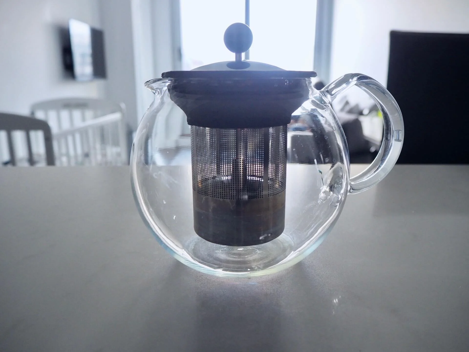 ３年以上使ったお気に入りのボダムのティーポットに不幸が。