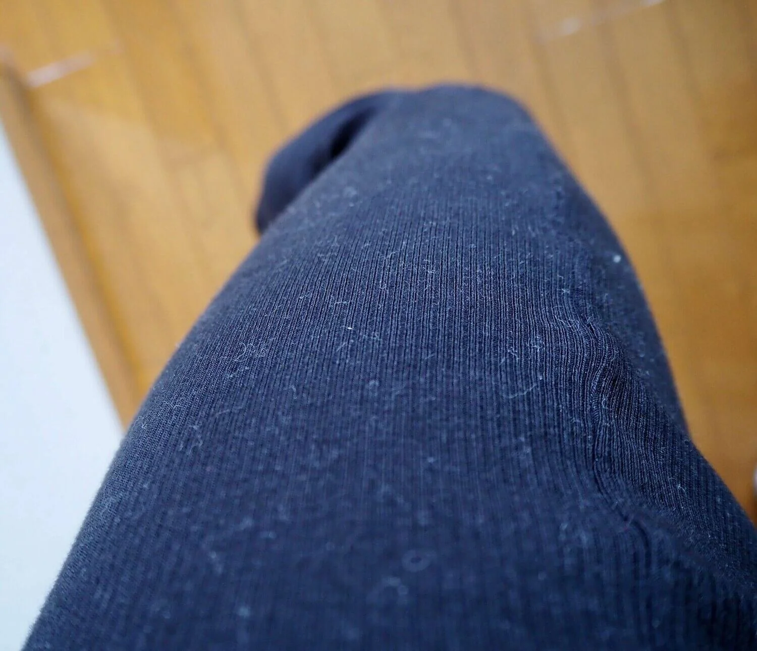 黒い服につくホコリって目立つ!!買ってみた洋服用埃とりが使いやすくてオススメ! — りすと私と暮らし。 黒い服につくホコリって目立つ!!買ってみた洋服用埃とりが使いやすくてオススメ! — りすと私と暮らし。