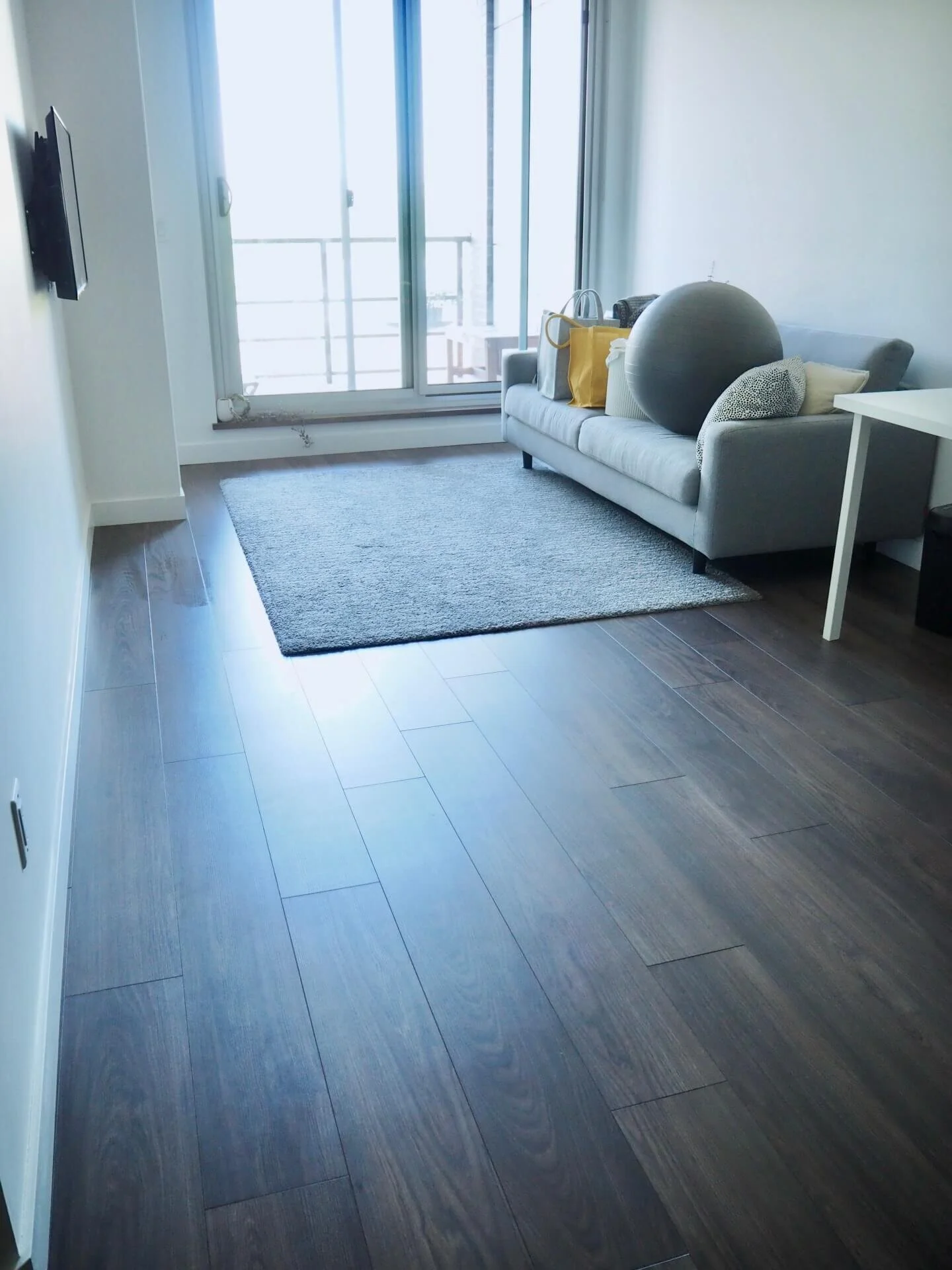 リビング床の水拭き作業で「もっと少なくしたら楽だよね」って気づいたこと。