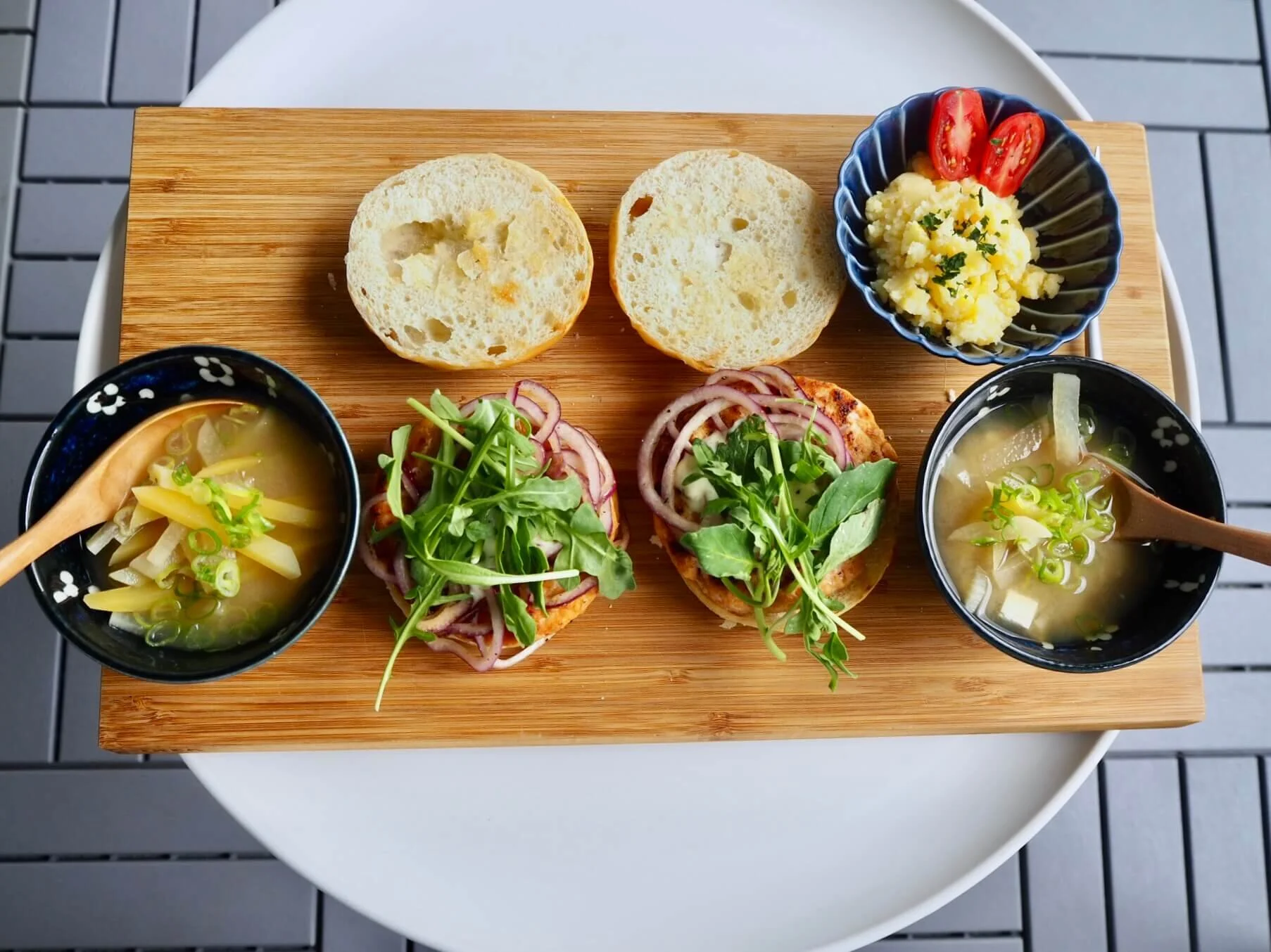 リピート！コストコのサーモンバーガーでランチ ＆簡単手作りとろ〜りプリンが絶品！