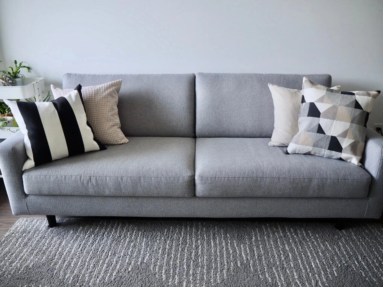 秋冬じたく。クッションを替えてリビング・寝室のプチ模様替えを楽しむ。