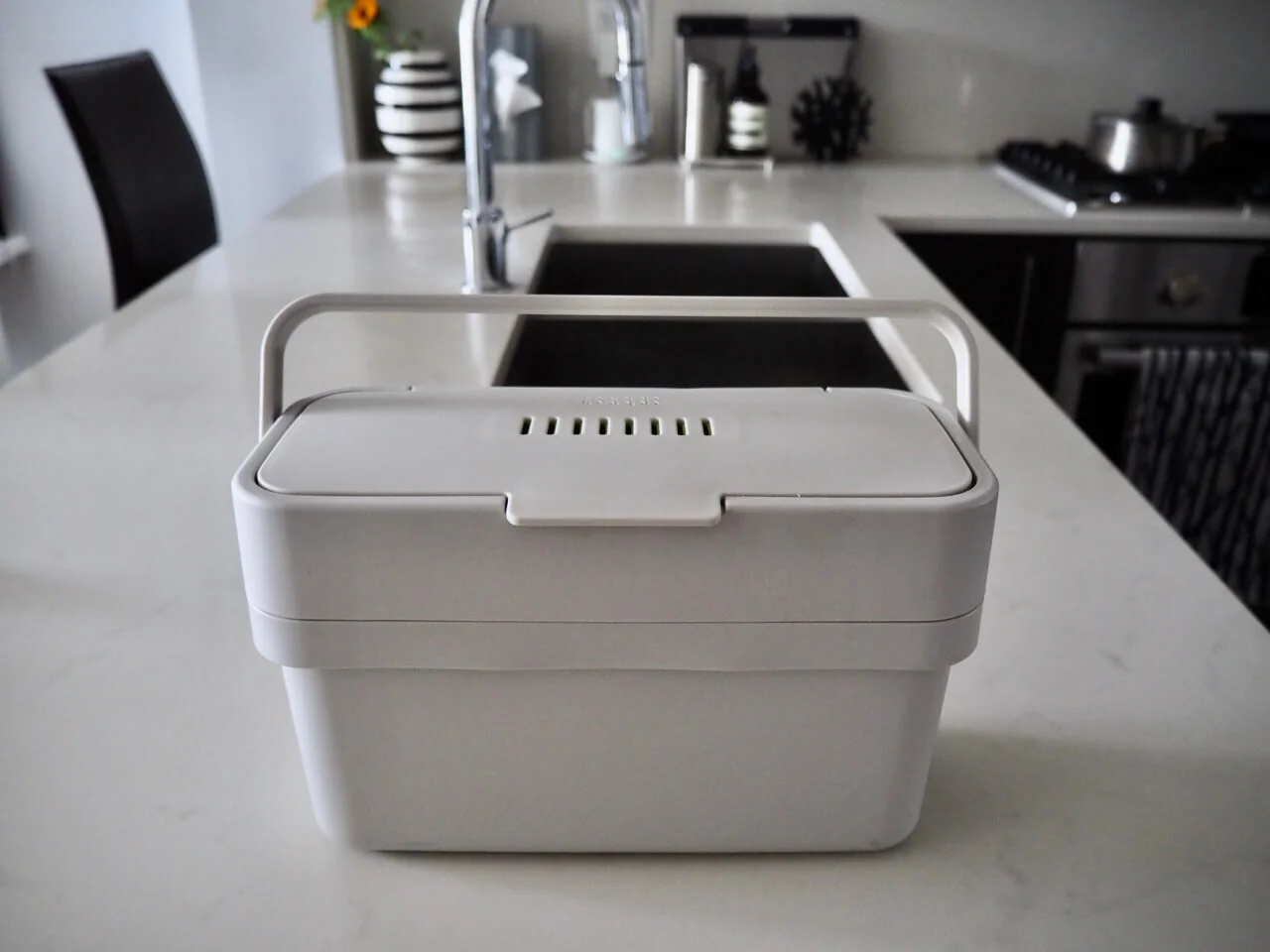 小さい生ゴミ用のゴミ箱を買って芽生えたエコな気持ち。