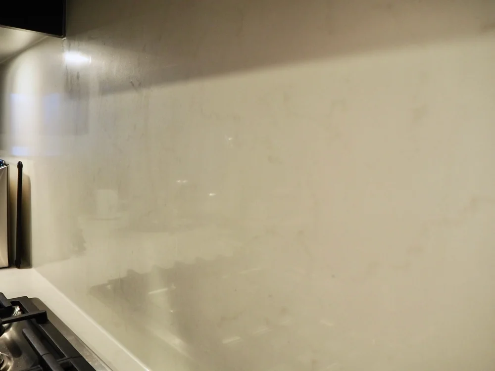 コンロ周りの壁の油汚れは頑固 家にある３つで作る最強クレンザーで簡単ツルピカに りすと私と暮らし