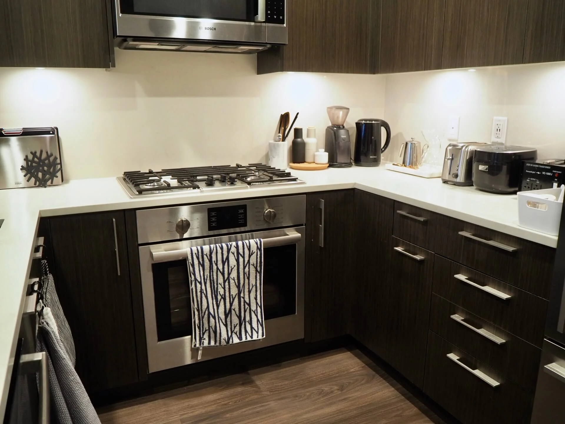 コンロ周りの壁の油汚れは頑固！家にある３つで作る最強クレンザーで簡単ツルピカに！