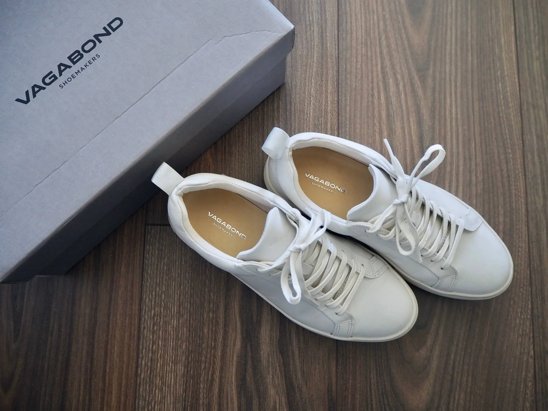 きれいめ白レザースニーカーが万能すぎ！アラフォー夏コーデ３選