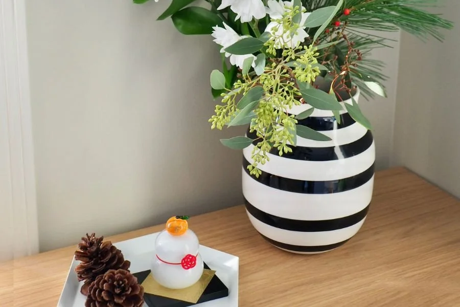 お正月飾りの準備とごあいさつ。