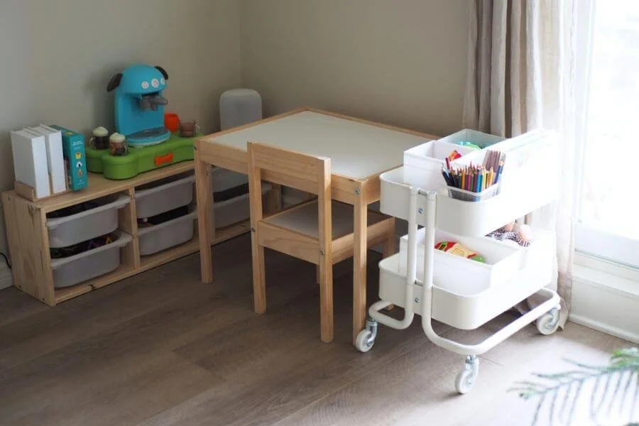 IKEAワゴンが子ども収納に大活躍！2段にして使いやすさUPの工夫　