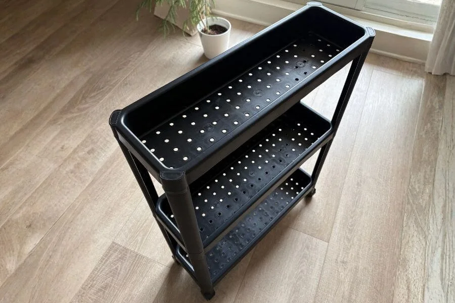 IKEAのワゴン、はまらない!? 組み立てに苦戦したけど収納は大満足