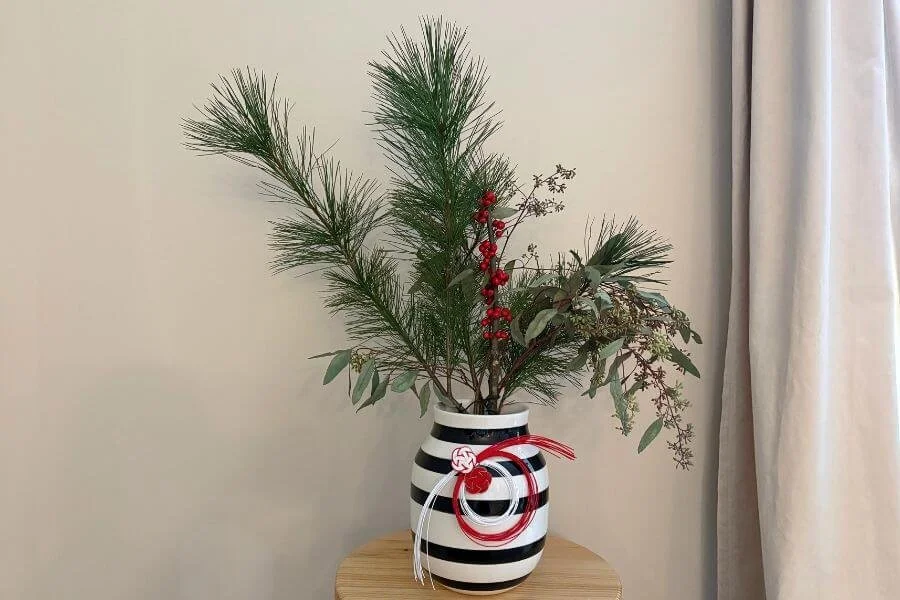 赤と白で整えた、今年の正月飾りとインテリア